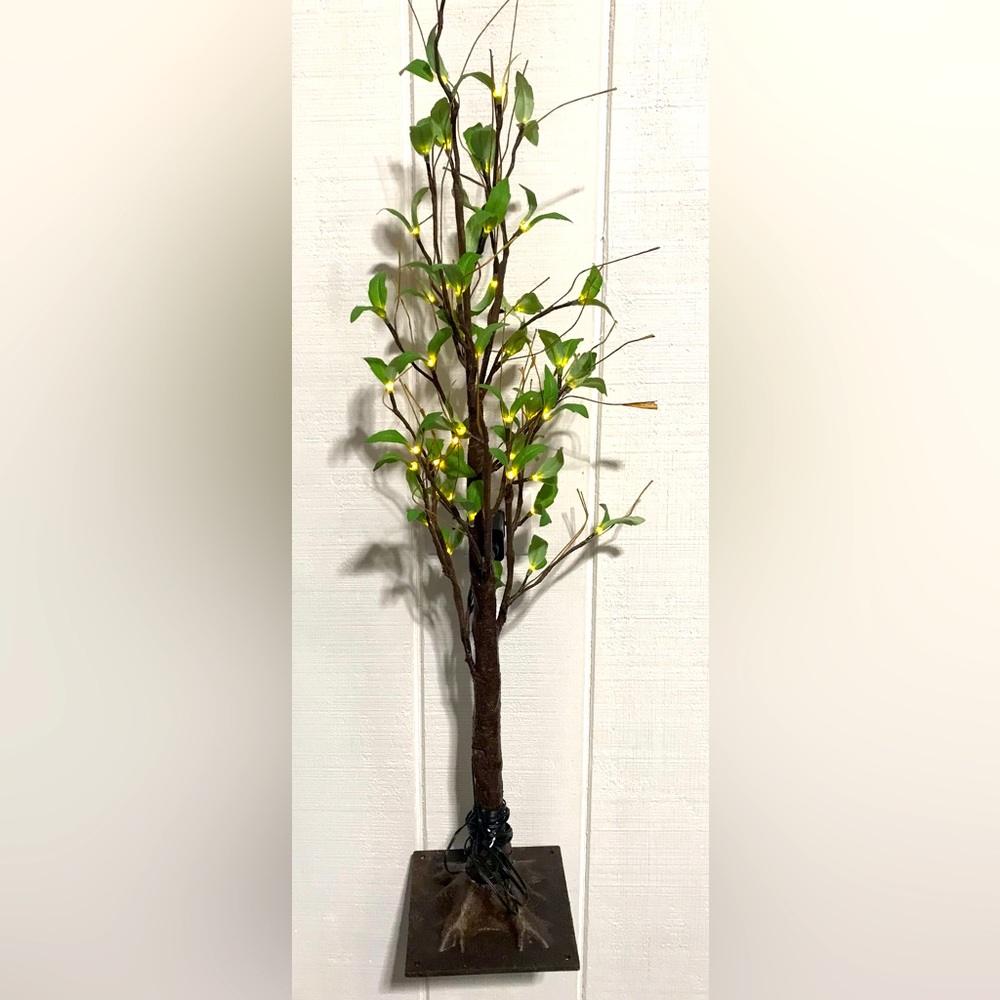 3’ Electric Tree